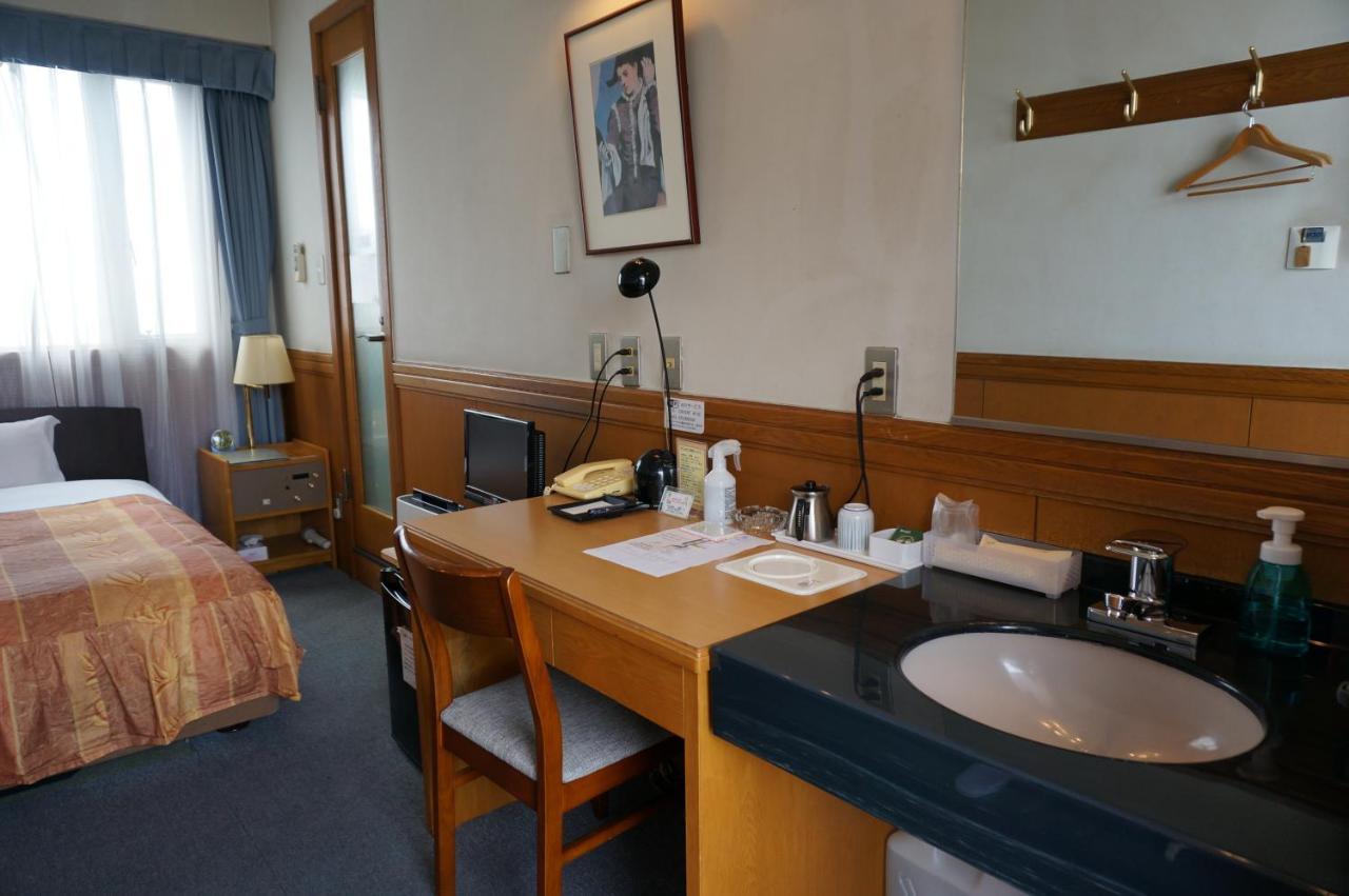 טוקיו Business Hotel Crescent מראה חיצוני תמונה